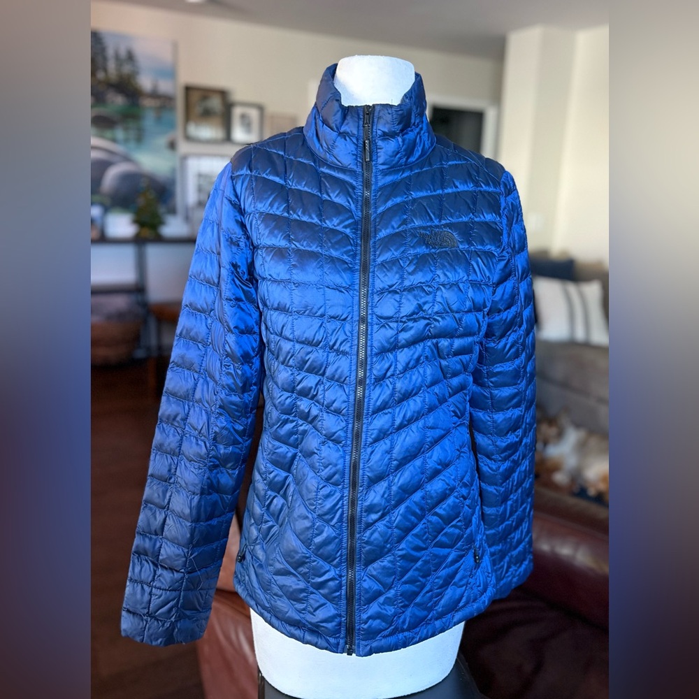 THE NORTH FACE Women's Thermoball Insulated Jacket- Blue  Size M - gently used